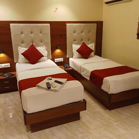Gateway Star Hotel Mumbai Ngoại thất bức ảnh
