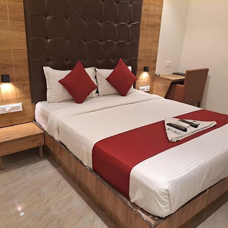 Gateway Star Hotel Mumbai Ngoại thất bức ảnh