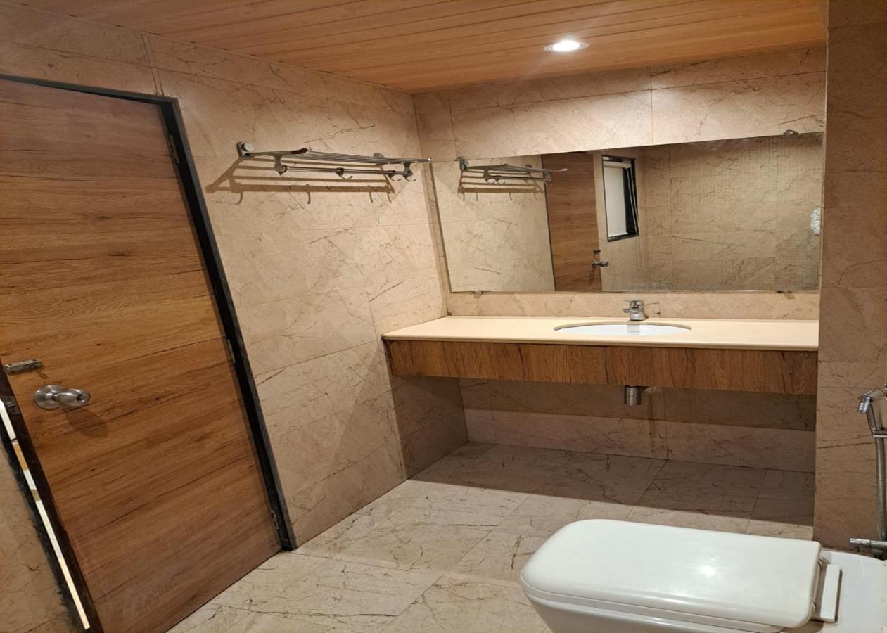 Gateway Star Hotel Mumbai Ngoại thất bức ảnh