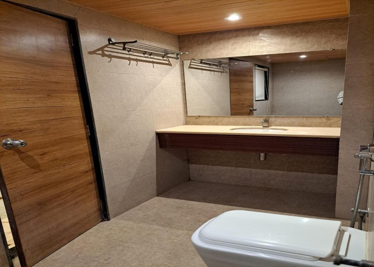 Gateway Star Hotel Mumbai Ngoại thất bức ảnh