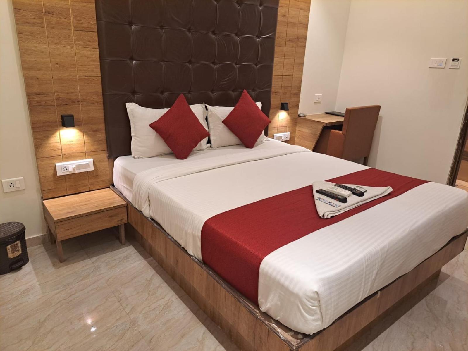 Gateway Star Hotel Mumbai Ngoại thất bức ảnh