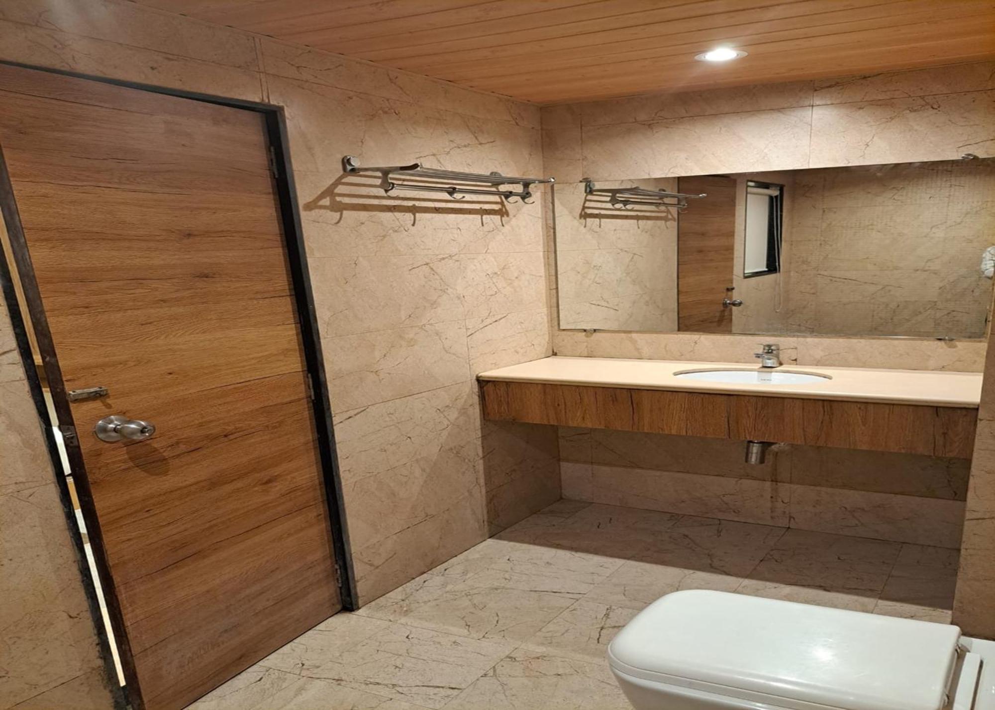 Gateway Star Hotel Mumbai Ngoại thất bức ảnh